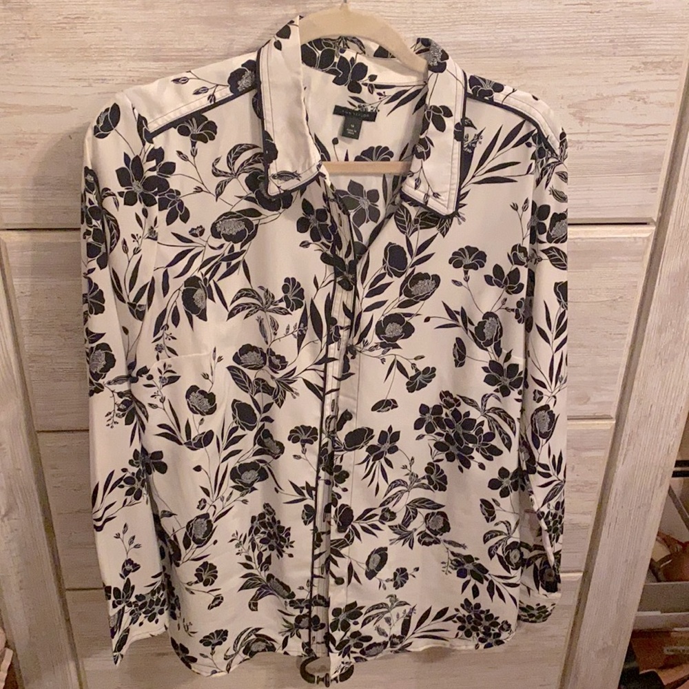 Blouse black and white button down